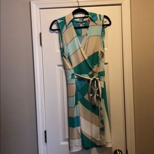 Cute abstract sleeveless dress